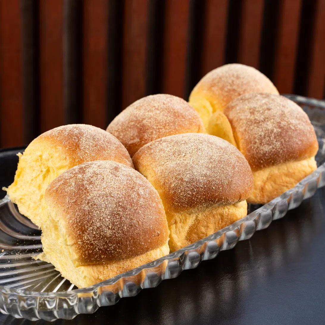 Pães fresquinhos da padaria Padoca